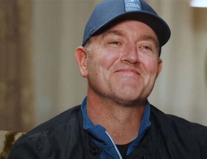 How much does Kirk Herbstreit make in wages?