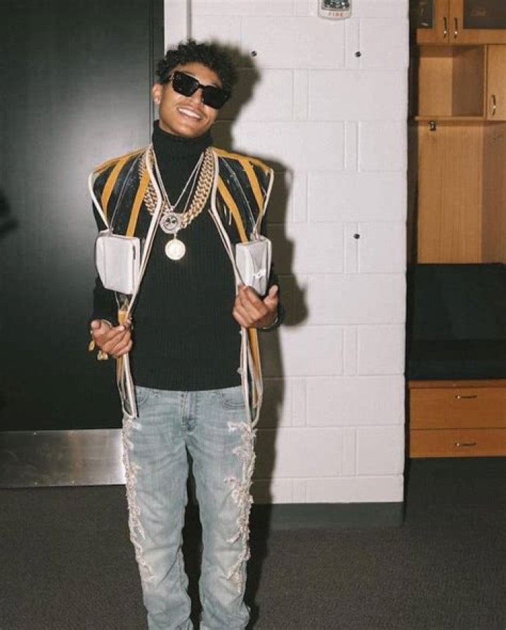 
Koraun Mayweather Height, Weight, Net Worth, Age, Birthday, Wikipedia, Who, Nationality, Biography 