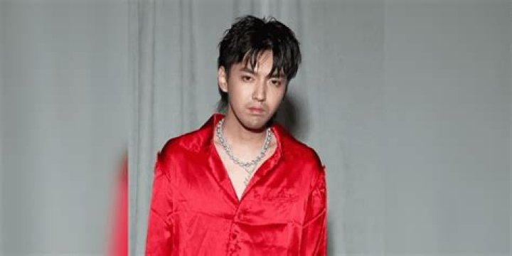 Kris Wu Biography - Facts, Childhood, Family Life & Achievements
