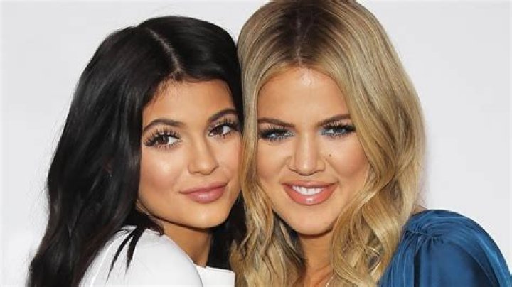 KUWK: Kylie Jenner And Khloe Kardashian Film A Drunk Makeup Tutorial Together!