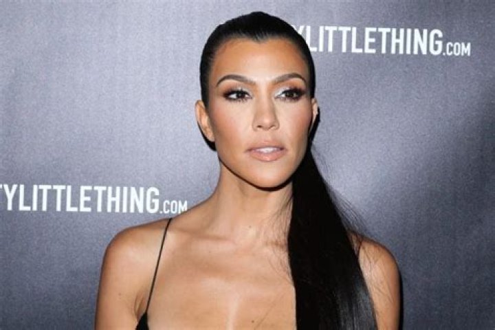KUWTK: Kourtney Kardashian Looks Ethereal And Seductive In White Bathing Suit Pics
