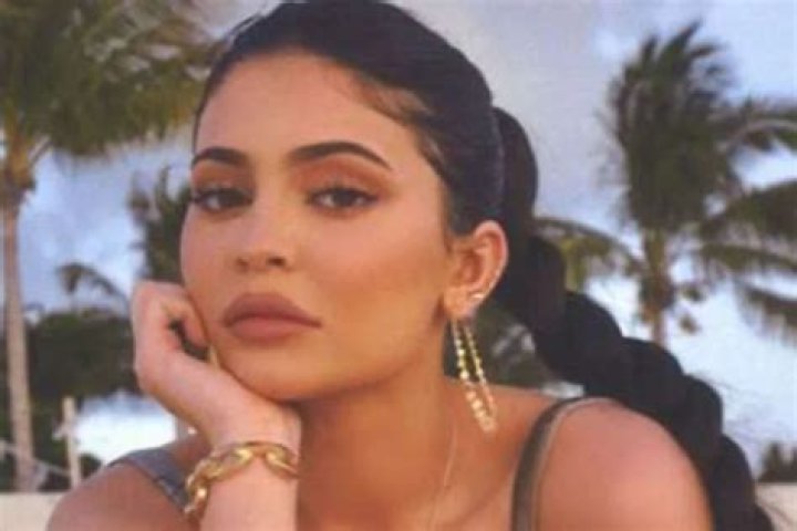 Kylie Jenner Attempts To Trademark ‘Rise And Shine’ After Viral Video And The Response On Social Media Is Hilarious
