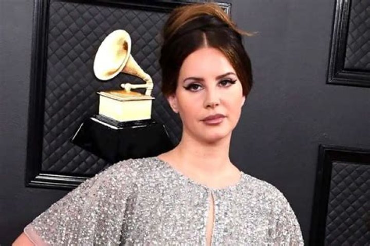 Lana Del Rey Responds To Accusations She ‘Glamorizes Abuse’ – Argues She ‘Paved The Way’ For Beyonce, Ariana Grande, Cardi B, And Many More Female Stars!