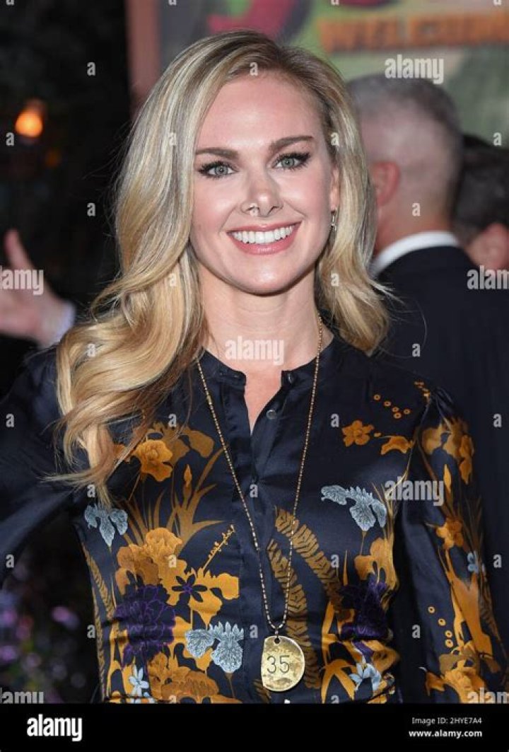 Laura Bell Bundy Biography - Facts, Childhood, Family Life & Achievements of Actress