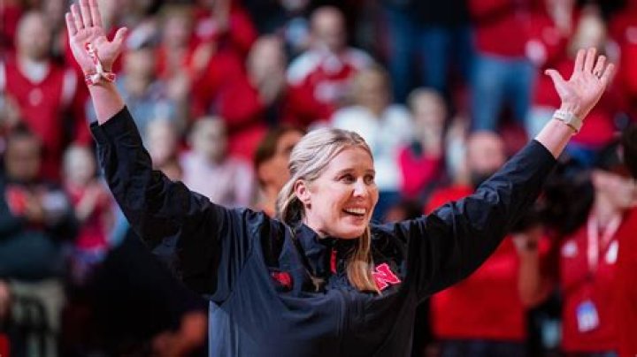 Laura Kelly salary and net worth