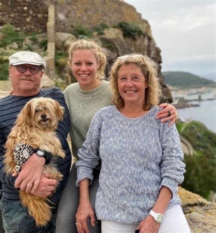 Laura Siegemund family, husband, children, parents, siblings