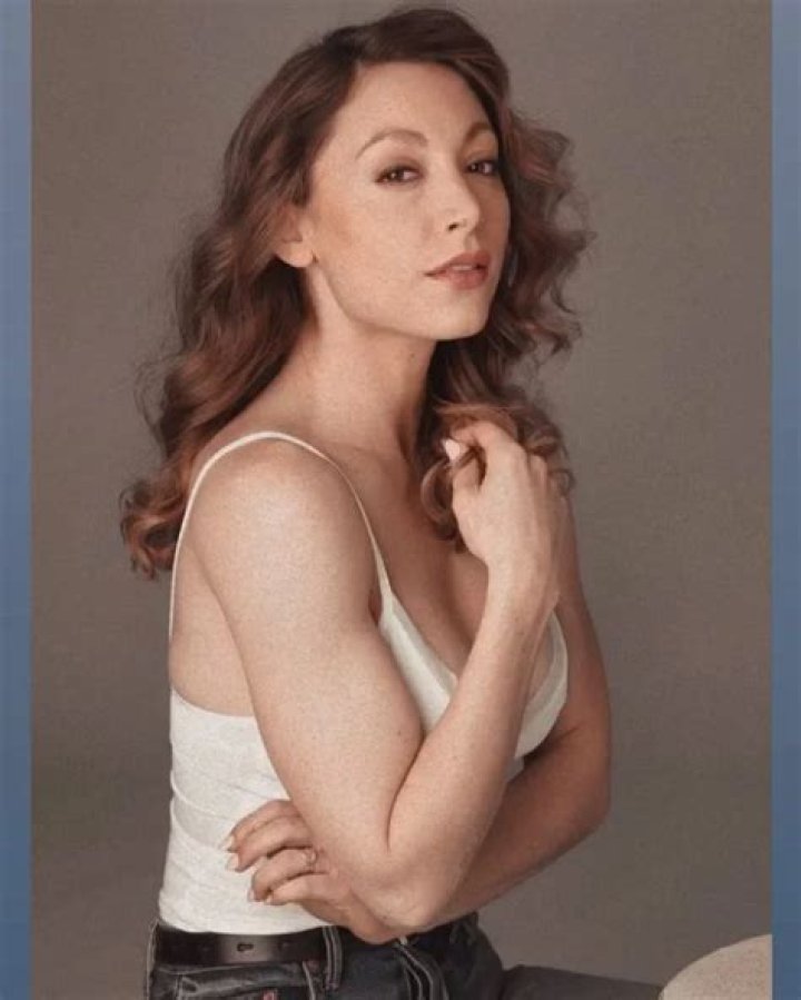 Leah Gibson Bra Size, Age, Weight, Height, Measurements