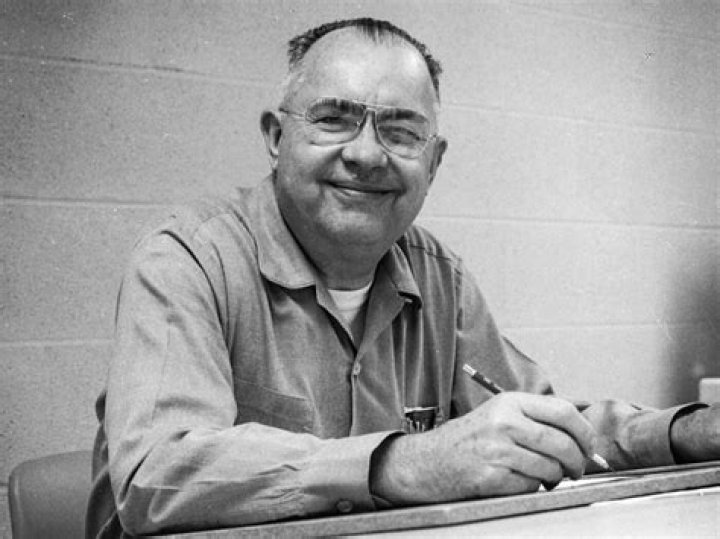 Leo Fender Biography - Facts, Childhood, Family Life & Achievements