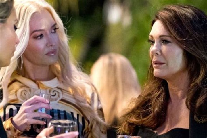 Lisa Vanderpump Fans Are Relishing The Rumors That Erika Jayne Got Demoted For RHOBH Season 10