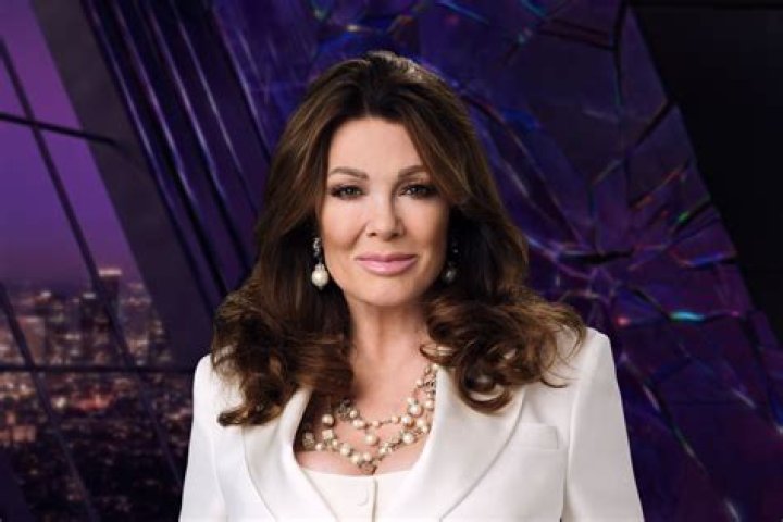 Lisa Vanderpump - Bio, Facts, Family Life of English Actress