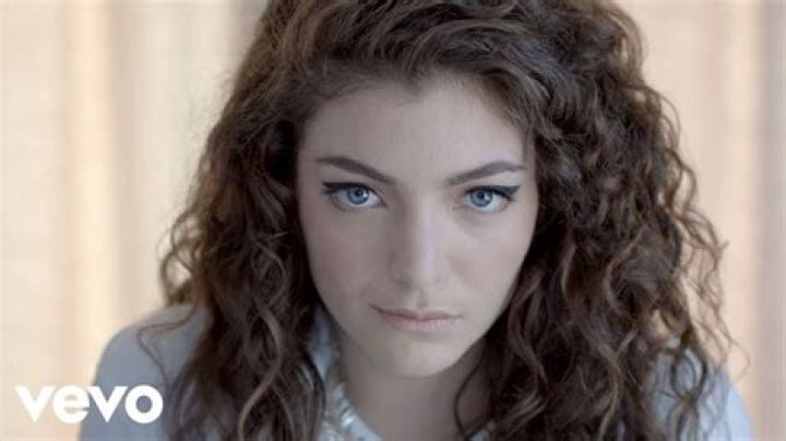 Lorde Biography - Facts, Childhood, Family Life & Achievements