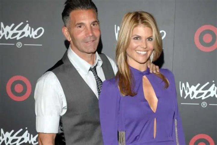 Lori Loughlin And Mossimo Giannulli Booted From Their Country Club