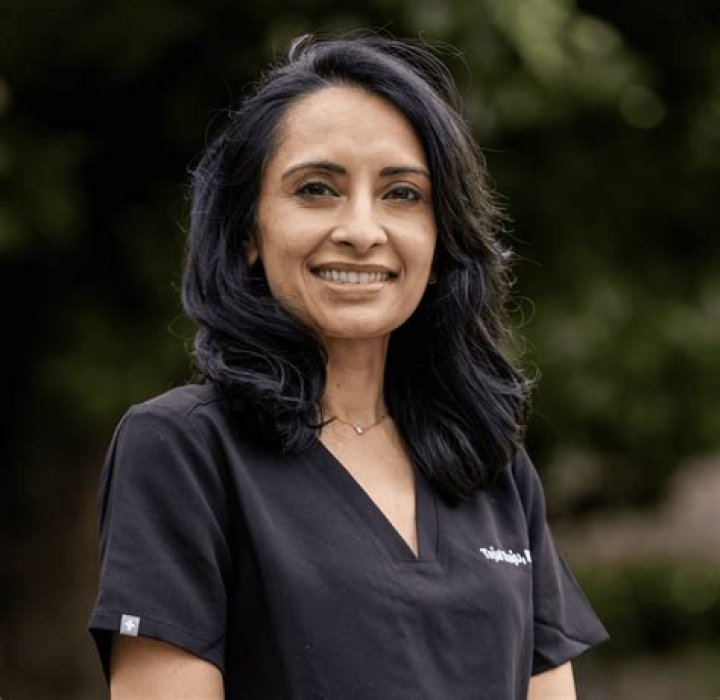 Dr. Lovender Raju, MD – Saint Charles, IL