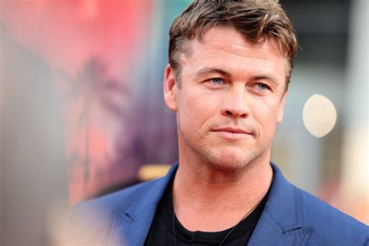 Luke Hemsworth Biography - Facts, Childhood, Family Life & Achievements