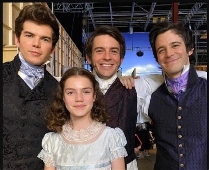 Luke Thompson family: Wife, children, parents, siblings