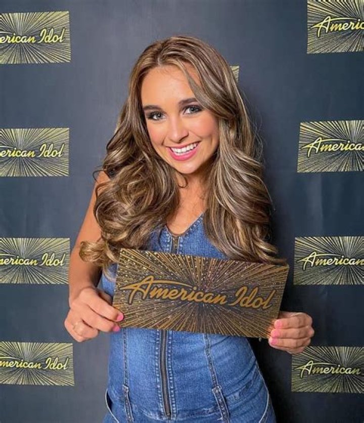 Lyric Medeiros Height, Weight, Net Worth, Age, Birthday, Wikipedia, Who, Nationality, Biography