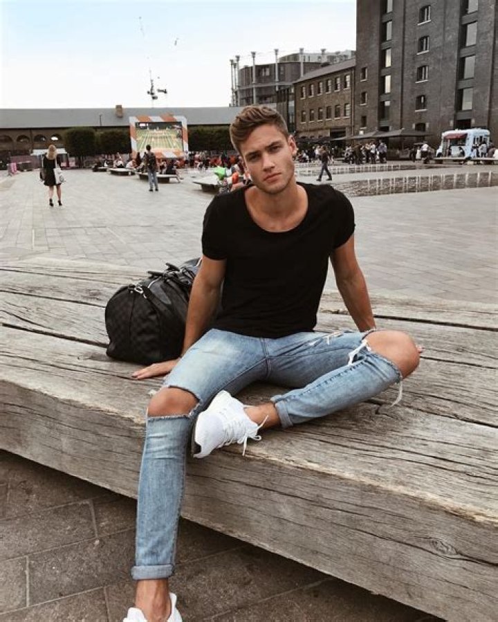 20 Amazing Bodies of Male Stars Who Got Ripped