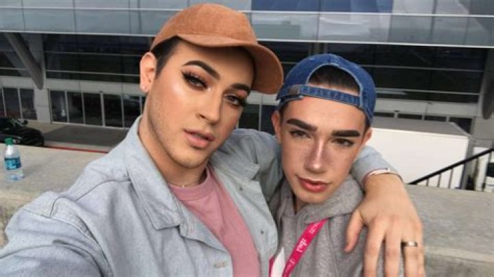 Manny MUA Addresses The Rumors He’s Been ‘Hooking Up’ With James Charles!