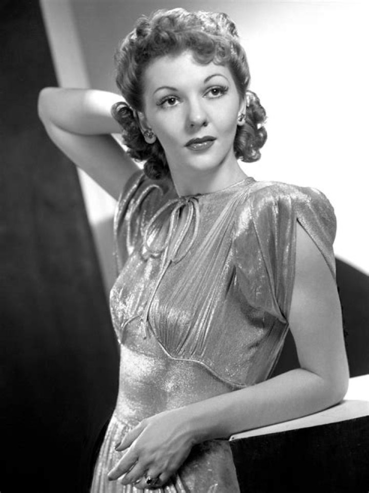 Mary Martin Biography - Childhood, Life Achievements & Timeline