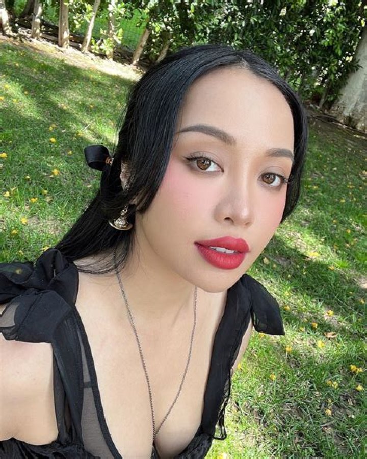 Michelle Phan Biography - Facts, Childhood, Family Life & Achievements