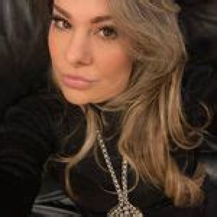 Dr. Michelle Vannieuwenhuize, MD – Lincoln, RI