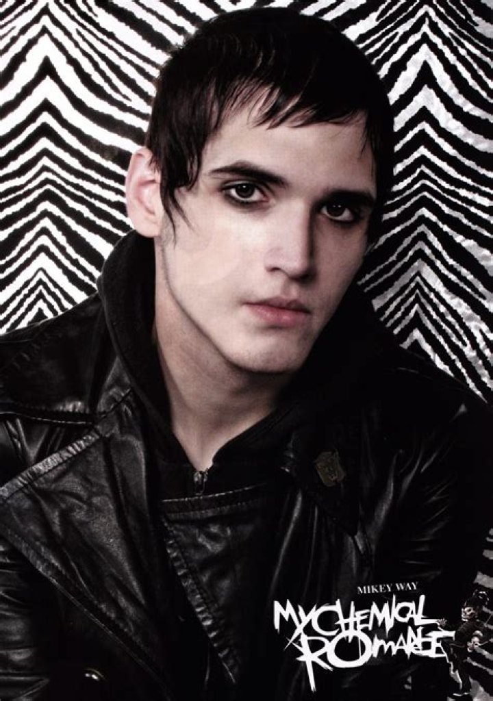 Mikey Way Biography - Facts, Childhood, Family Life & Achievements