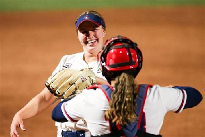 
Miranda Elish And Sister Madi Elish Age Difference, Softball Runs In The Family 