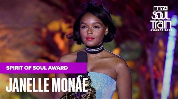 Monica Is Honoured With Soul Train’s ‘Lady Of Soul’ Award