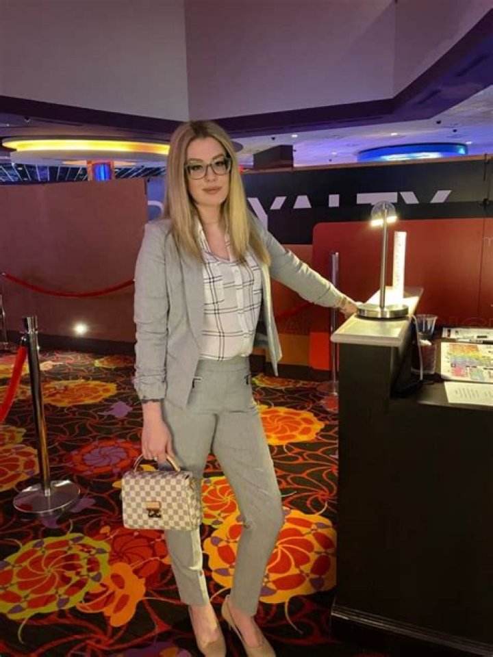 
Naked Truth of 1M Subs ASMR YouTuber – Karuna Satori 