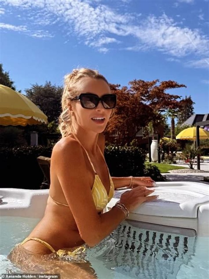 Amanda Holden in Bathing Suit Says Hi From Capri — Celebwell