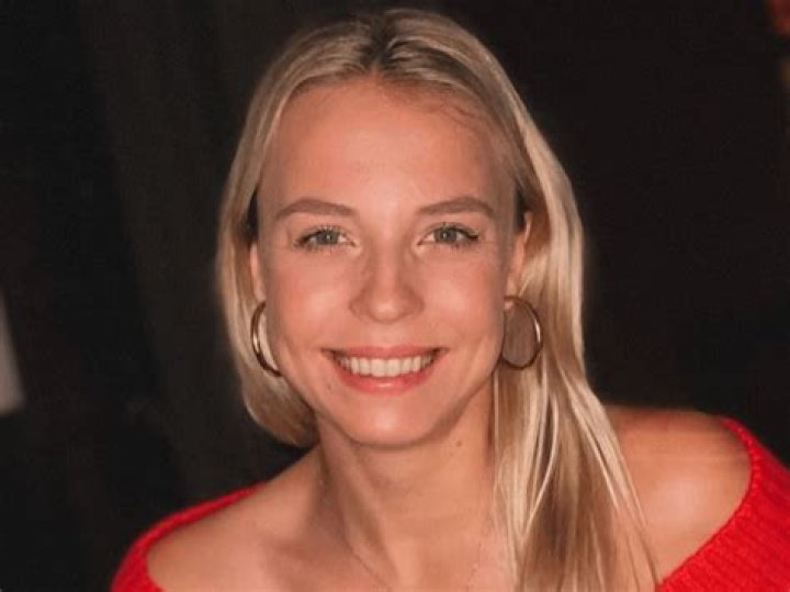 Anett Kontaveit in Bathing Suit Says Hi From Dubai — Celebwell