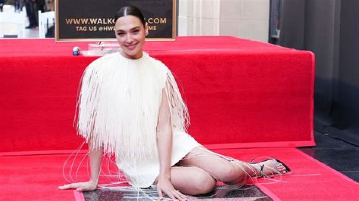 Gal Gadot in Bathing Suit Wishes Pal Happy Birthday — Celebwell