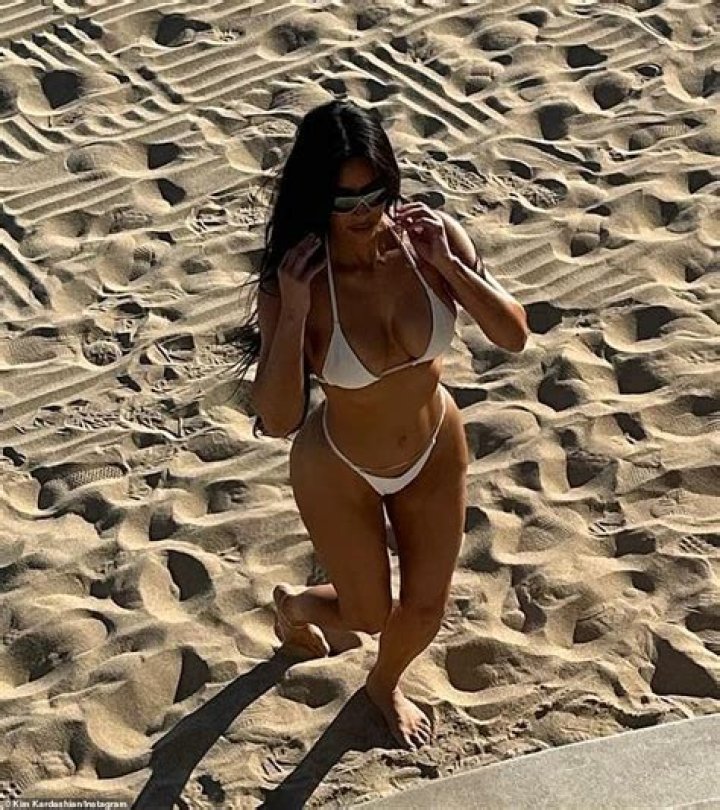 Kourtney Kardashian in Bathing Suit Says "Love Earth" — Celebwell
