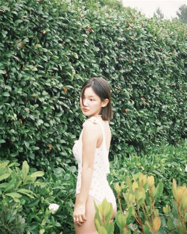 Lee Eun-Saem in Bathing Suit Says "Just Say Yes" — Celebwell