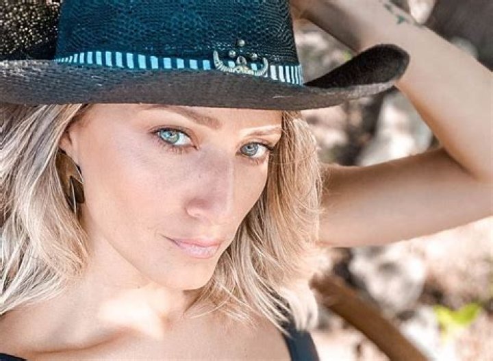 Mica Viciconte in Bathing Suit is "Bellísima" — Celebwell