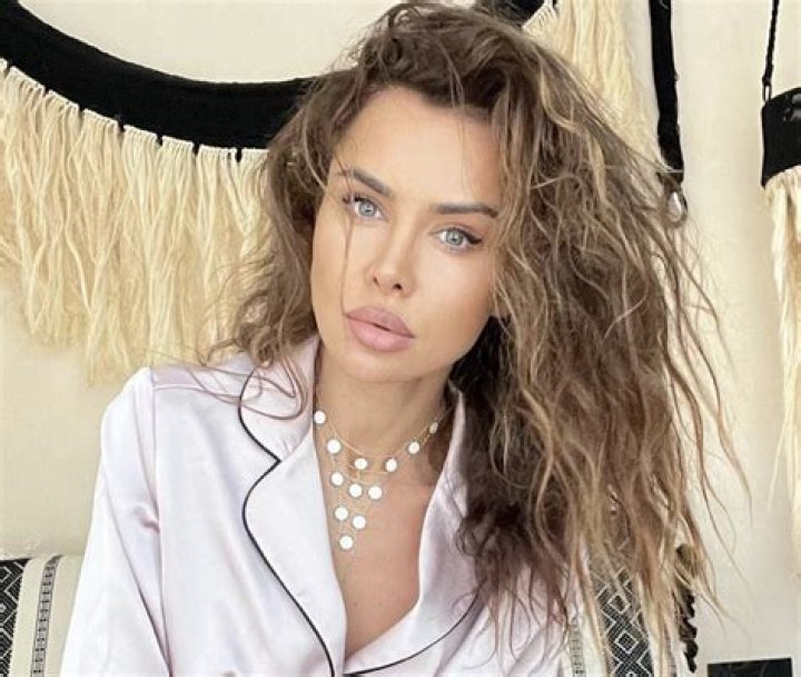 Natalia Siwiec in Bathing Suit Says "I AM" — Celebwell