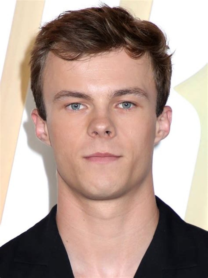 Nicholas Hamilton Biography, Wiki, Age, Height, Girlfriend, It, Movies, Net Worth and Awards.