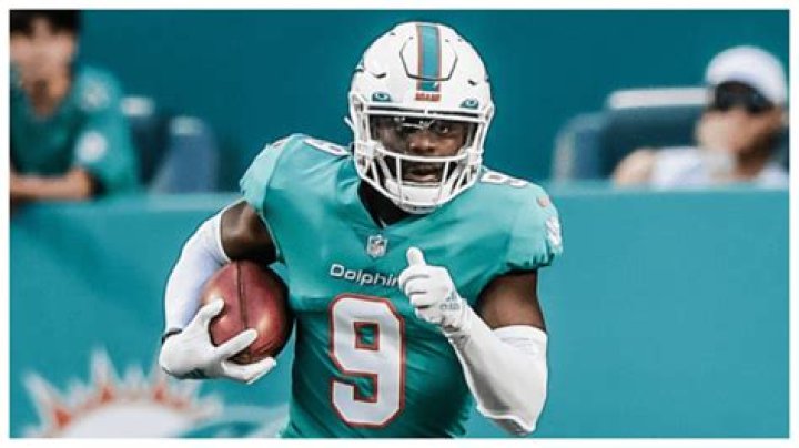 Noah Igbinoghene age, height, weight, draft, college, contract, salary, net worth, fantasy names, jersey