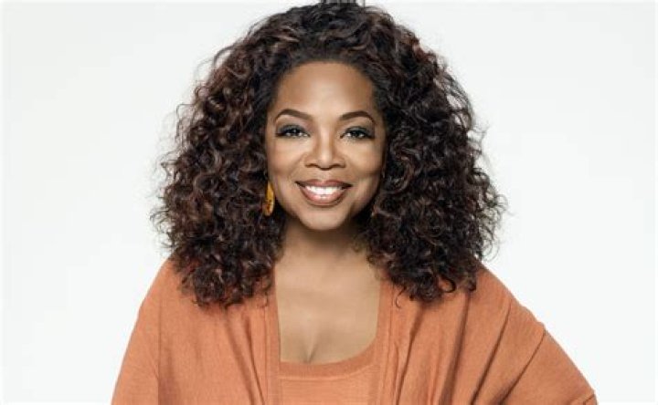Oprah Winfrey Falls Down On Stage At Event – See The Video!