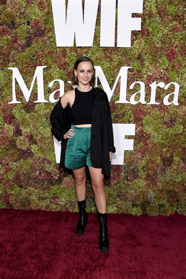 Pauline Chalamet Net Worth