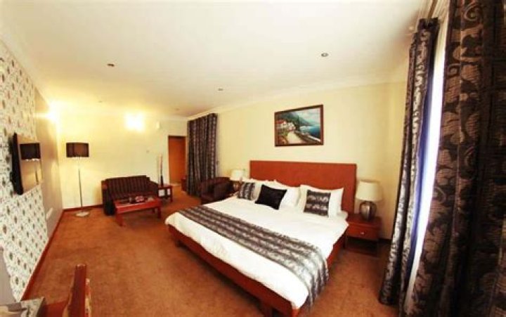 Pearl Gate Hotel, Wuse Zone 4