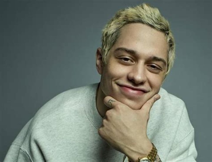 Pete Davidson (Actor) Wiki, Bio, Age, Height, Weight, Girlfriend, Net Worth, Family, Career, Facts