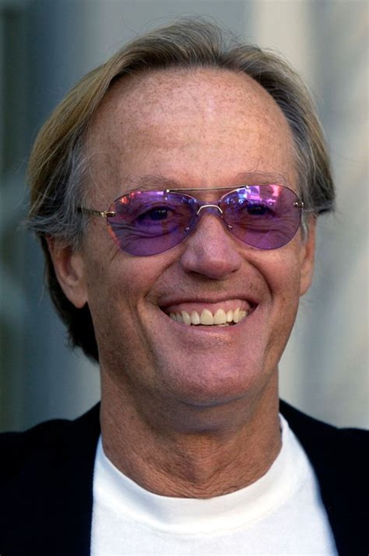 Peter Fonda Biography - Facts, Childhood, Family Life & Achievements