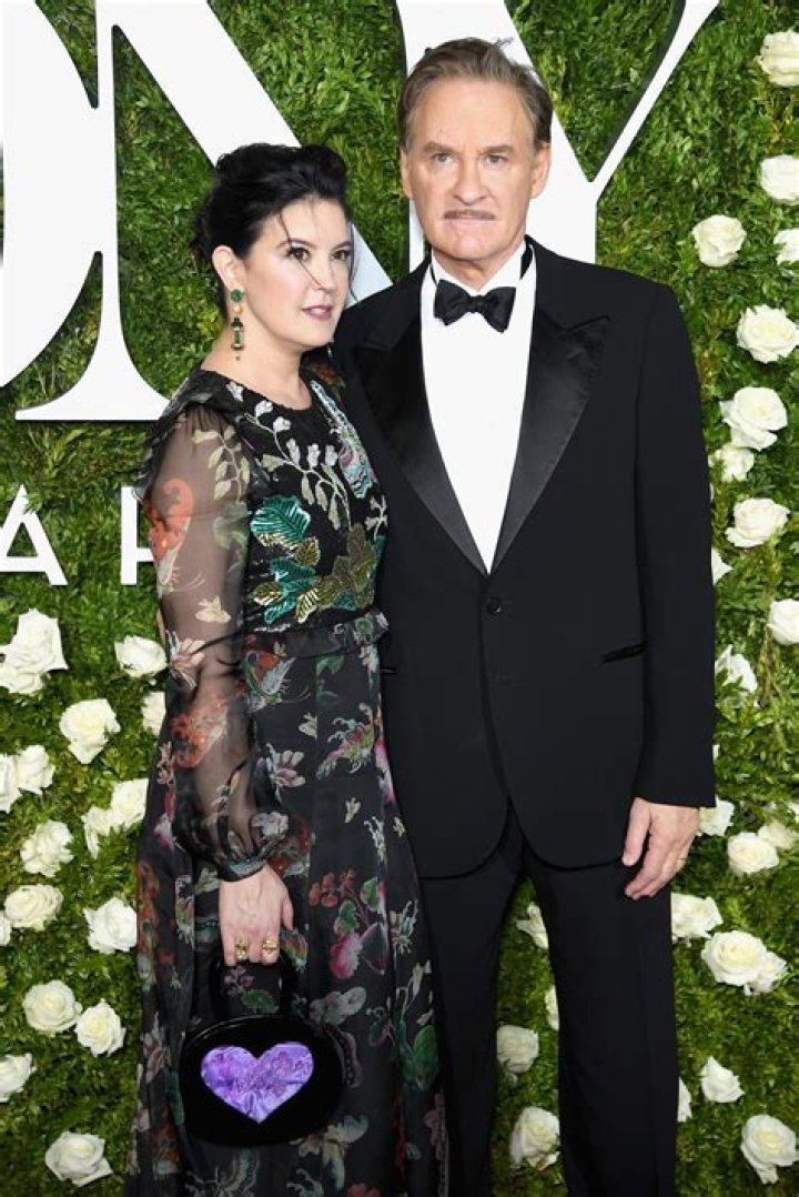 Phoebe Cates Height, Weight, Net Worth, Age, Birthday, Wikipedia, Who, Nationality, Biography