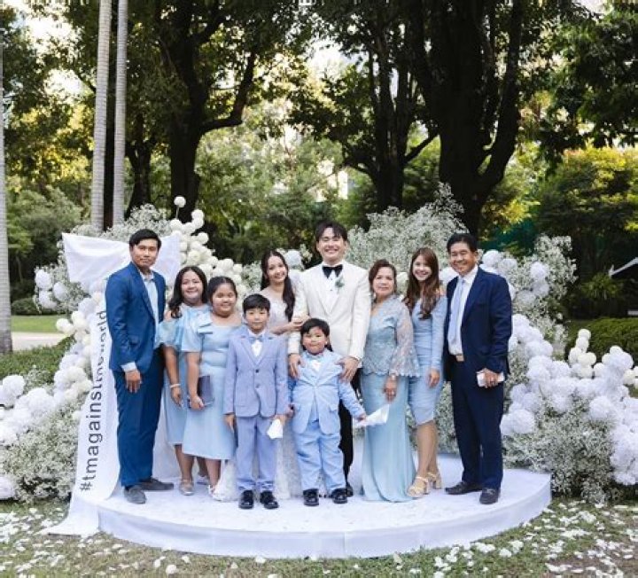 Pornanong Phatlum family, husband, children, parents, siblings