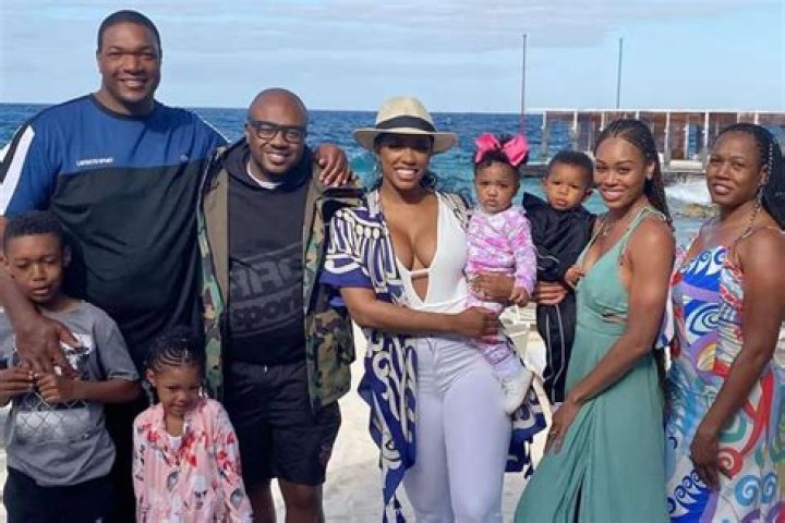Porsha Williams Discusses Growing Up In A Civil Rights Family – Fans Says That Baby Porsha Is Twinning With Pilar Jhena