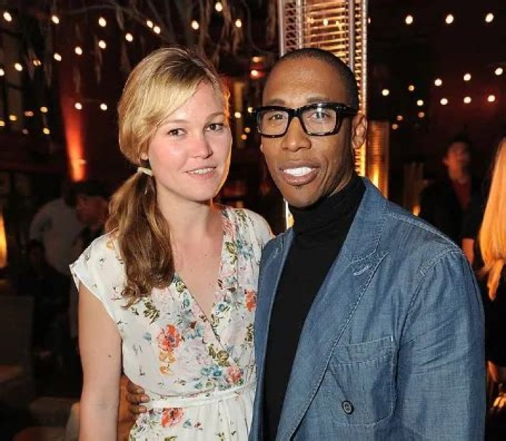 Who is Raphael Warnock married to? Is Raphael Warnock single?