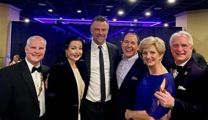 Raymond Lee wife: Is Raymond Lee married?