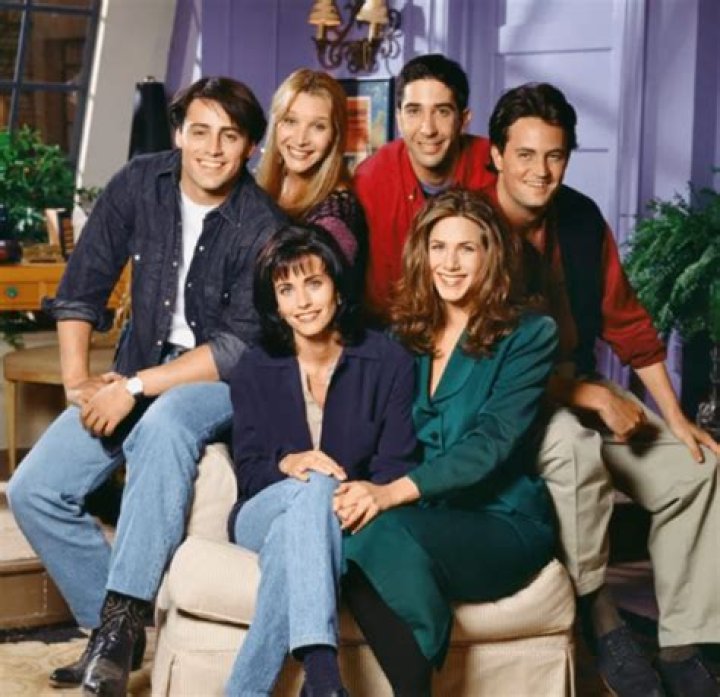 Regarding Her Friends’ Lack Of Representation, Lisa Kudrow Highlights Improvements That Creators Might Have Made