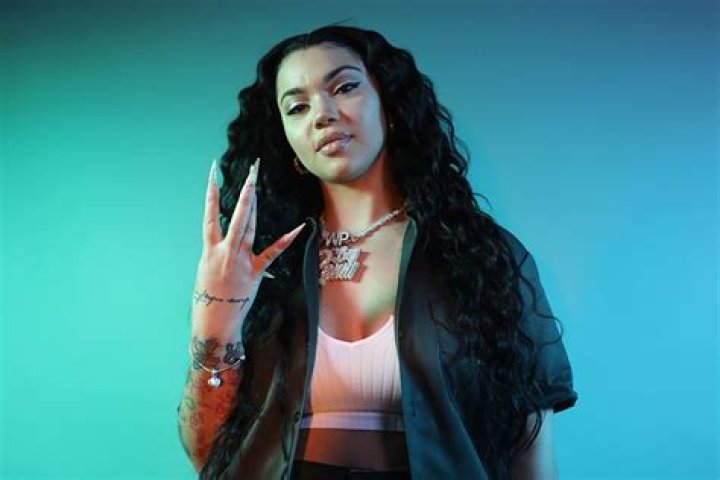 Renni Rucci Tells Fans Her Mother Passed Away